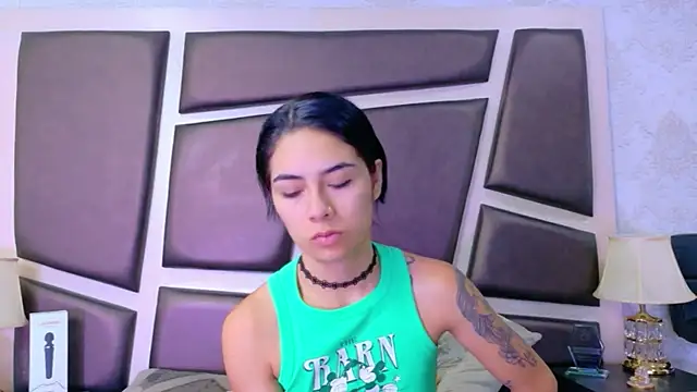 Snapshot of NicoleEsposito chatting on 06-18-26, 01:49 NicoleEsposito online show from 06-18-26, 01:49