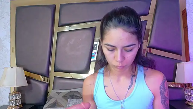 NicoleEsposito online show from 11-18-25, 12:52