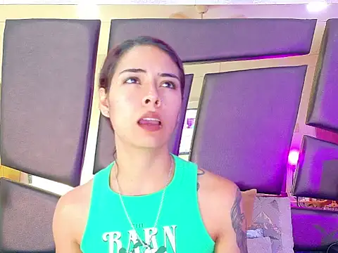 NicoleEsposito online show from 09-26-25, 01:18