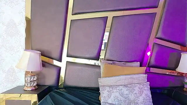 NicoleEsposito online show from 09-30-25, 01:06