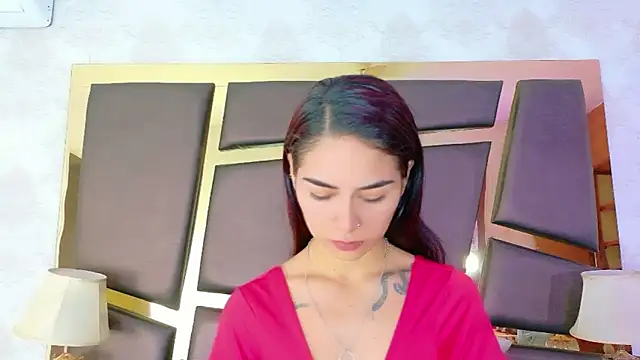 NicoleEsposito online show from 10-01-25, 01:04