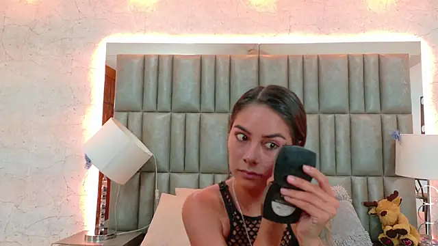 NicoleEsposito online show from 01-17-26, 01:04