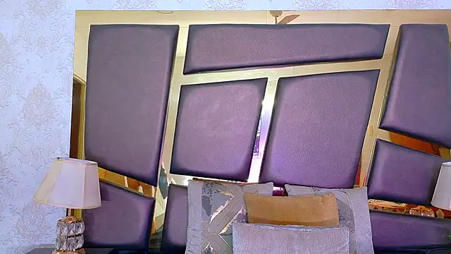 NicoleEsposito online show from 10-06-25, 01:01