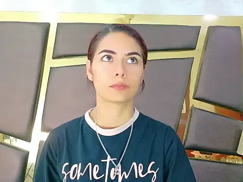 NicoleEsposito online show from 09-17-25, 01:13