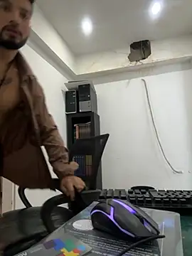 Snapshot of _tony8 chatting on 11-17-25, 04:11 tony8 online show from 11-17-25, 04:11