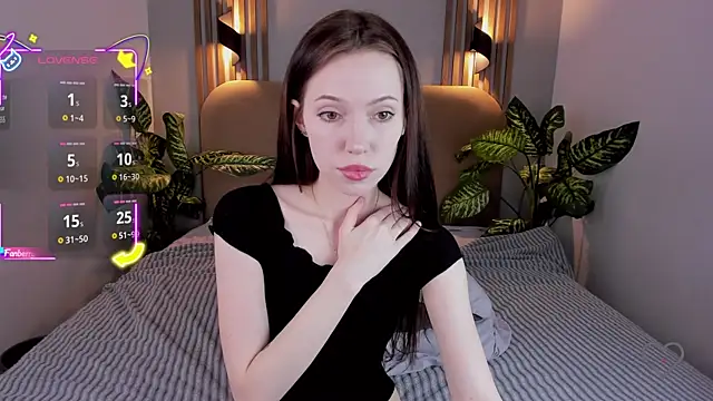 NikkiMiltons online show from 09-25-25, 02:12