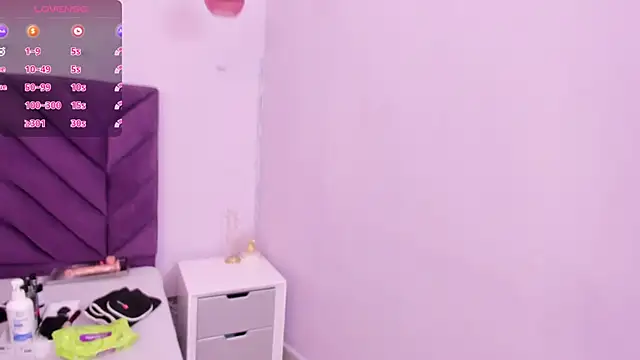 Maddyjohnsonn online show from 12-12-24, 03:43