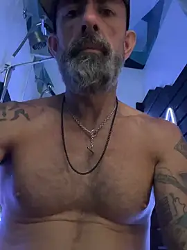 Snapshot of HandyBro chatting on 05-16-26, 02:21 HandyBro online show from 05-16-26, 02:21