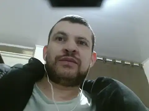 Snapshot of camiloking1720 chatting on 02-05-25, 01:33 camiloking1720 online show from 02-05-25, 01:33