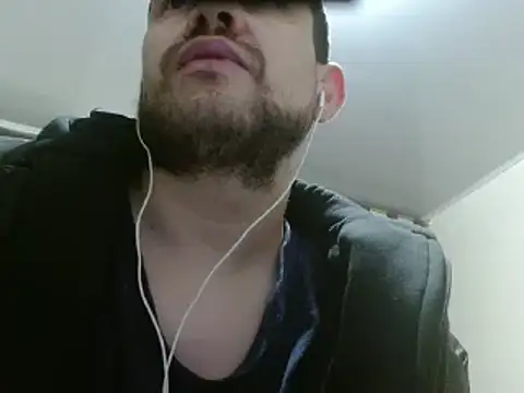 Snapshot of camiloking1720 chatting on 02-04-25, 02:07 camiloking1720 online show from 02-04-25, 02:07