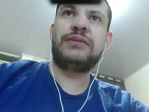 Snapshot of camiloking1720 chatting on 02-07-25, 01:04 camiloking1720 online show from 02-07-25, 01:04