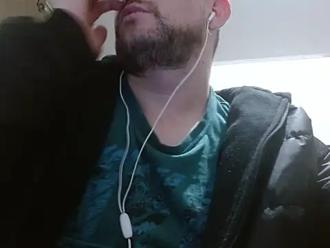 camiloking1720 online show from 12-02-25, 04:14