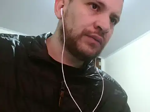Snapshot of camiloking1720 chatting on 02-17-25, 08:49 camiloking1720 online show from 02-17-25, 08:49