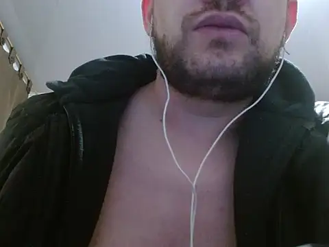 Snapshot of camiloking1720 chatting on 10-22-25, 10:41 camiloking1720 online show from 10-22-25, 10:41