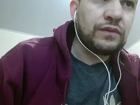 Snapshot of camiloking1720 chatting on 02-26-25, 06:19 camiloking1720 online show from 02-26-25, 06:19