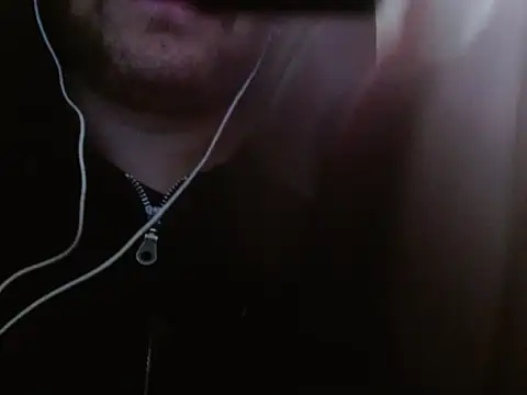Snapshot of camiloking1720 chatting on 10-10-25, 09:32 camiloking1720 online show from 10-10-25, 09:32
