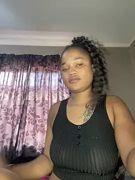 Snapshot of cardibabe chatting on 06-11-26, 08:11 cardibabe online show from 06-11-26, 08:11