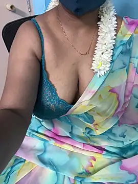 Snapshot of sajeetha chatting on 05-12-26, 04:24 sajeetha online show from 05-12-26, 04:24