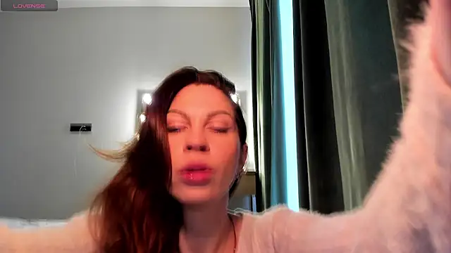 Selena Rase online show from 01-18-26, 05:11