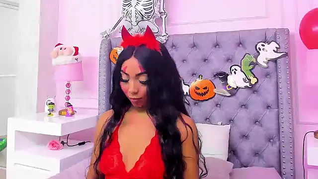 HaileeRoberts online show from 10-30-25, 12:47