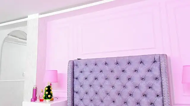 HaileeRoberts online show from 11-14-25, 12:20