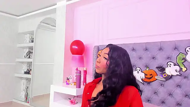 HaileeRoberts online show from 10-12-25, 01:12