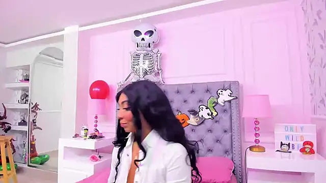 HaileeRoberts online show from 10-21-25, 12:37