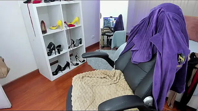 Snapshot of Victoria_collins_1 chatting on 03-20-25, 03:47 Victoria collins 1 online show from 03-20-25, 03:47