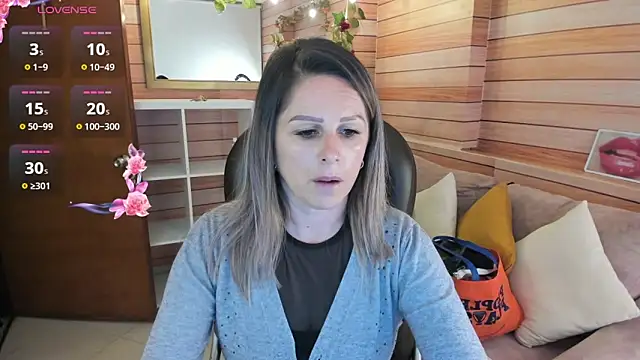 Snapshot of Victoria_collins_1 chatting on 04-19-26, 10:49 Victoria collins 1 online show from 04-19-26, 10:49