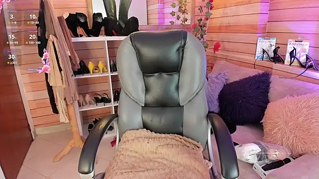 Victoria collins 1 online show from 06-19-26, 10:10