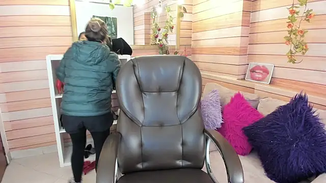 Victoria collins 1 online show from 03-28-26, 10:49