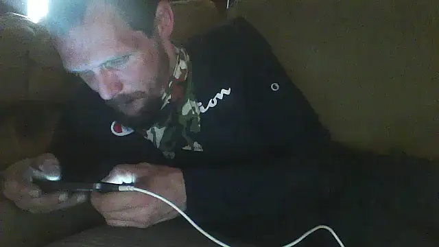 Snapshot of luke_thighwalker2469 chatting on 12-14-25, 12:28 luke thighwalker2469 online show from 12-14-25, 12:28