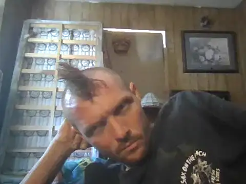 Snapshot of luke_thighwalker2469 chatting on 06-11-26, 04:48 luke thighwalker2469 online show from 06-11-26, 04:48