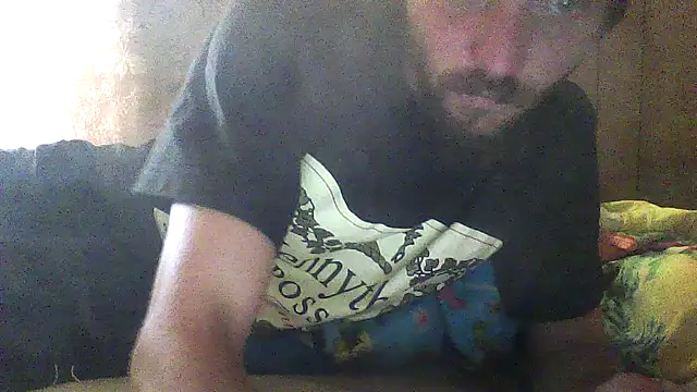 Snapshot of luke_thighwalker2469 chatting on 11-05-25, 11:41 luke thighwalker2469 online show from 11-05-25, 11:41