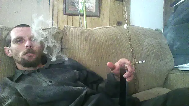 Snapshot of luke_thighwalker2469 chatting on 12-15-25, 06:03 luke thighwalker2469 online show from 12-15-25, 06:03