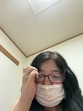 Snapshot of ryoko6681 chatting on 04-10-26, 03:19 ryoko6681 online show from 04-10-26, 03:19