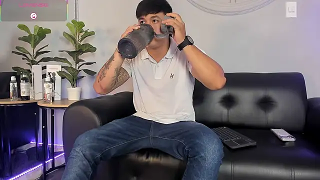 Cristopher strong online show from 04-07-26, 12:07