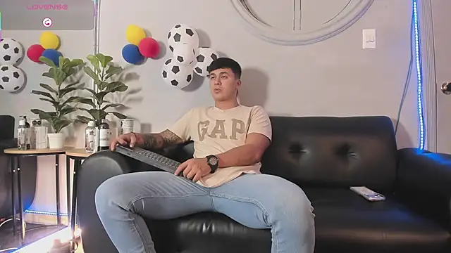 Cristopher strong online show from 07-01-26, 12:49