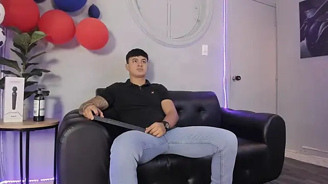 Cristopher strong online show from 06-19-26, 12:00