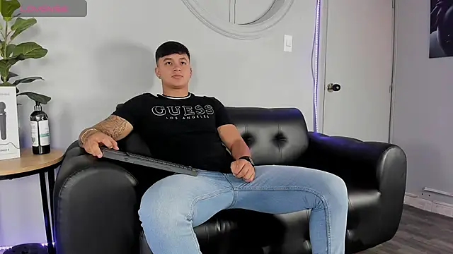 Cristopher strong online show from 04-14-26, 12:54