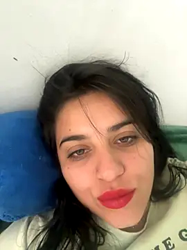 Snapshot of alyssa_magiic chatting on 10-15-25, 04:04 alyssa magiic online show from 10-15-25, 04:04