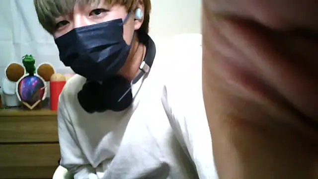 Snapshot of kokoa6919 chatting on 03-16-25, 03:17 kokoa6919 online show from 03-16-25, 03:17