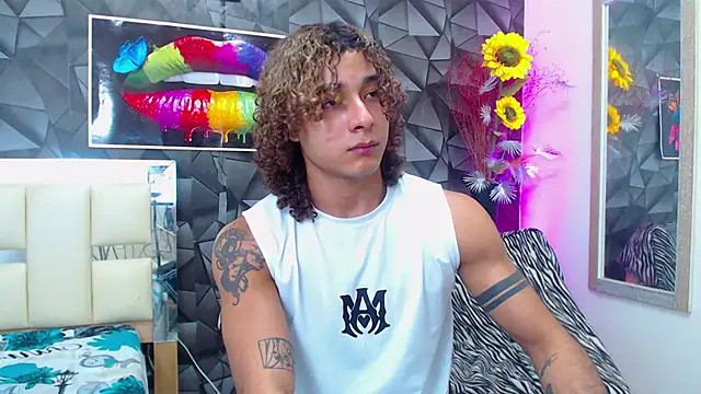 Snapshot of Demitryo chatting on 02-27-25, 04:35 Demitryo online show from 02-27-25, 04:35
