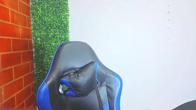 Snapshot of Demitryo chatting on 02-14-26, 02:45 Demitryo online show from 02-14-26, 02:45