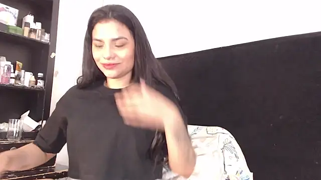 lolaa staars online show from 01-26-25, 06:07