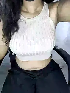 Snapshot of Ms_Neera chatting on 03-10-25, 10:28 Ms Neera online show from 03-10-25, 10:28