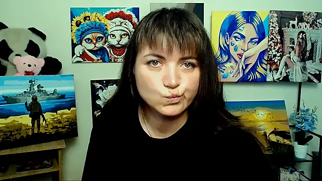 Snapshot of Darina_M_ chatting on 06-24-26, 04:33 Darina M online show from 06-24-26, 04:33