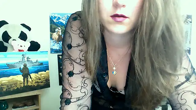 Snapshot of Darina_M_ chatting on 07-28-26, 11:17 Darina M online show from 07-28-26, 11:17
