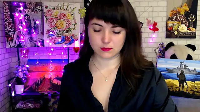 Darina M  online show from 10-23-25, 04:33