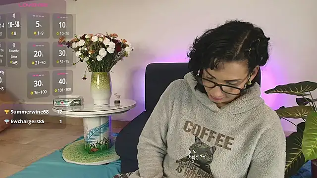 Elliee  online show from 02-12-25, 03:27